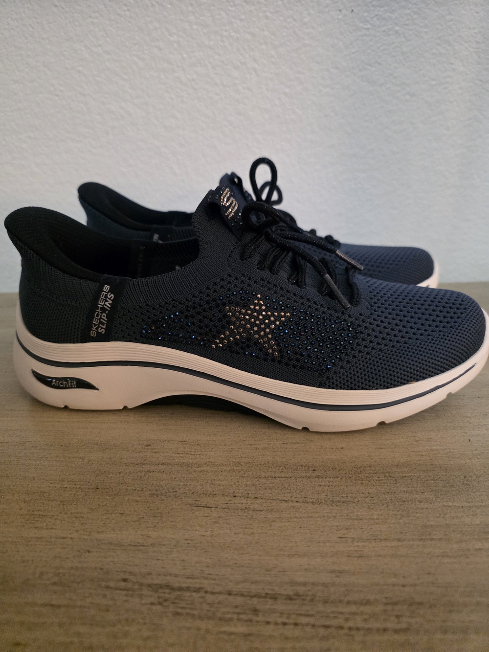 Skechers Navy Slip-On Memory Foam Walking Shoes 6 NEW